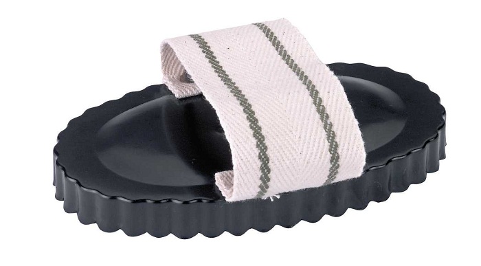 Metallstriegel mit Handschlaufe