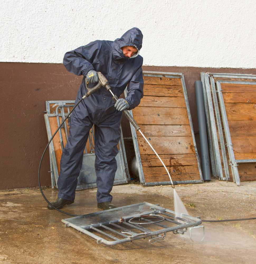 Wasch- und Reinigungsoverall mit Kapuze